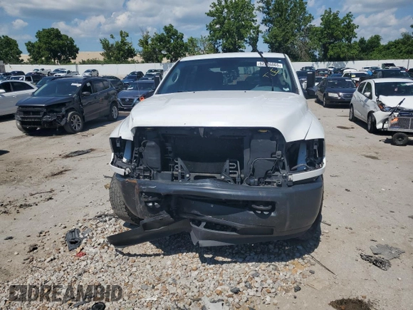 2017 Ram 2500 Tradesman z VIN 3C6TR4HT8HG578001, wystawiony jako Copart lot #62586865 z przebiegiem 261 103 mil mil oraz Szkoda całkowita • Salvage title. Historia ofert i sprzedaży dostępna na DreamBid. Obrazek 5.
