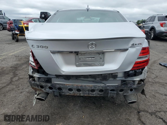 2013 Mercedes-Benz C 300 Sport z VIN WDDGF8AB9DR283386, wystawiony jako Copart lot #58867615 z przebiegiem 117 572 mil mil oraz Szkoda całkowita • Salvage title. Historia ofert i sprzedaży dostępna na DreamBid. Obrazek 6.