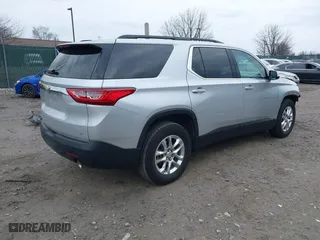 2019 Chevrolet Traverse LT Cloth with VIN 1GNEVGKWXKJ305057, listed as a IAAI auction lot 41667433 with 66,389 mi miles. Bid and sale history available at carsss.com. Image 4.