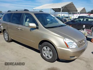 2008 Kia Sedona LX with VIN KNDMB233386250239, listed as a IAAI auction lot 41880706 with 152,580 mi miles. Bid and sale history available at carsss.com. Image 1.