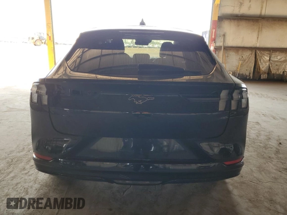 2023 Ford Mustang Mach-E Premium z VIN 3FMTK3SU8PMA70101, wystawiony jako Copart lot #58671775 z przebiegiem Nie podano mil oraz Czysty tytuł • Clean title. Historia ofert i sprzedaży dostępna na DreamBid. Obrazek 6.