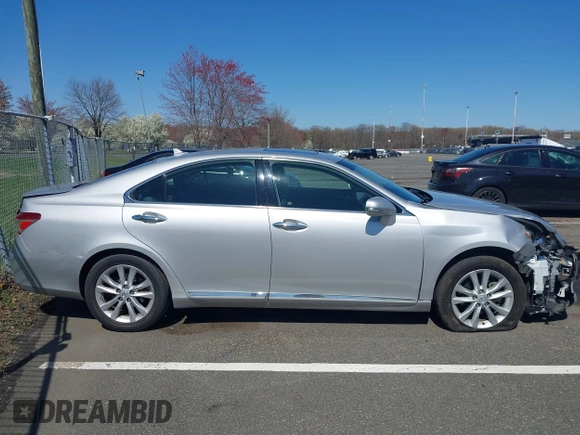 2010 Lexus ES 330 with VIN JTHBK1EG2A2365606, listed as a IAAI auction lot 41998310 with 83,961 mi miles and . Bid and sale history available at DreamBid. Image 14.