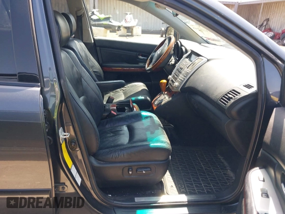 2004 Lexus RX 330 z VIN JTJHA31U840017943, wystawiony jako IAAI lot #42207668 z przebiegiem 219 761 mil mil oraz . Historia ofert i sprzedaży dostępna na DreamBid. Obrazek 5.