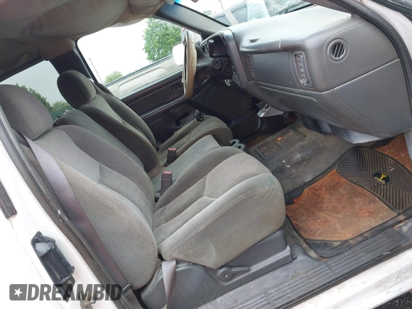 2005 Chevrolet Silverado 3500 z VIN 1GCHK39U75E196856, wystawiony jako IAAI lot #42270278 z przebiegiem Nie podano mil oraz . Historia ofert i sprzedaży dostępna na DreamBid. Obrazek 5.