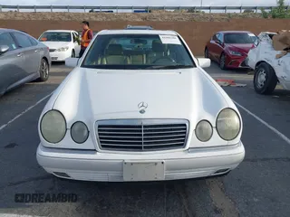 1997 Mercedes-Benz E-Class with VIN WDBJF55F8VJ031834, listed as a IAAI auction lot 41901306 with 1 mi miles. Bid and sale history available at carsss.com. Image 12.