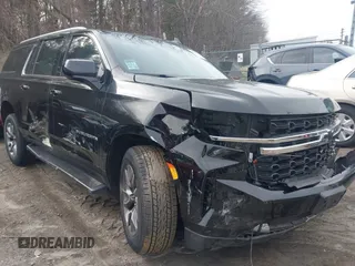 2023 Chevrolet Suburban LS z VIN 1GNSKBKD7PR110930, wystawiony jako IAAI lot #41828617 z przebiegiem 132 214 mil mil oraz . Historia ofert i sprzedaży dostępna na DreamBid. Obrazek 1.