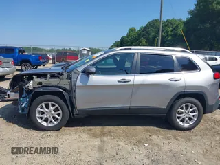 2017 Jeep Cherokee Latitude с VIN 1C4PJMCB5HW611179, выставлен на аукционе IAAI как лот 42314796 с пробегом 72 597 миль миль и . История ставок и продаж доступна на DreamBid. Изображение 15.