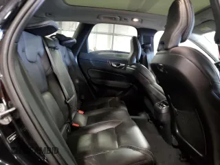 2023 Volvo XC60 Ultimate Dark Theme z VIN YV4L12RX9P1195104, wystawiony jako Copart lot #55627895 z przebiegiem 78 880 mil mil oraz Nie do naprawy • Non repairable. Historia ofert i sprzedaży dostępna na DreamBid. Obrazek 11.