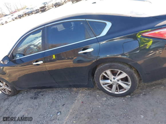 2013 Nissan Altima 2.5 SV with VIN 1N4AL3AP8DN532295, listed as a IAAI auction lot 41377631 with 274,464 mi miles. Bid and sale history available at carsss.com. Image 15.