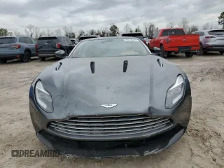 2017 Aston Martin DB11 z VIN SCFRMFAV2HGL00765, wystawiony jako Copart lot #87010474 z przebiegiem Nie podano mil oraz Nie do naprawy. Historia ofert i sprzedaży dostępna na DreamBid. Obrazek 5.