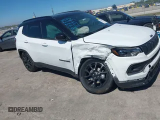 2022 Jeep Compass Latitude with VIN 3C4NJCBB0NT235267, listed as a IAAI auction lot 41700373 with 24,768 mi miles and . Bid and sale history available at carsss.com. Image 6.