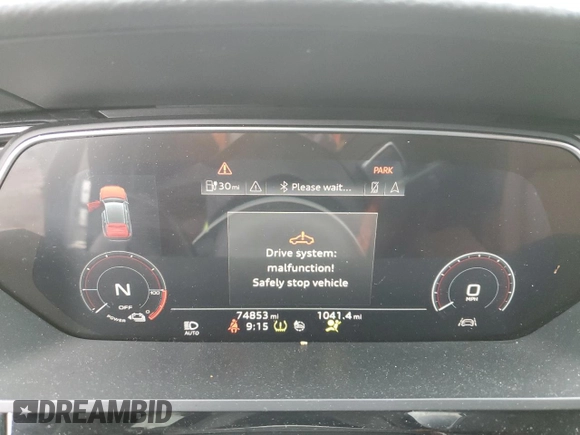 2019 Audi e-tron Premium Plus с VIN WA1LABGE7KB021954, выставлен на аукционе Copart как лот 47867025 с пробегом 74 853 миль миль и Списание • Salvage title. История ставок и продаж доступна на DreamBid. Изображение 9.