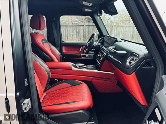 2020 Mercedes-Benz G 63 AMG with VIN WDCYC7HJ0LX335684, listed as a Copart auction lot 44606235 with 8,807 mi miles and Salvage title. Bid and sale history available at DreamBid. Image 5.