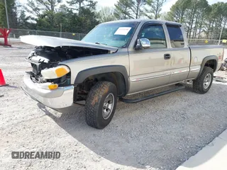 2000 GMC Sierra 1500 SLE with VIN 2GTEK19T2Y1271225, listed as a IAAI auction lot 41810298 with 223,957 mi miles and . Bid and sale history available at DreamBid. Image 2.