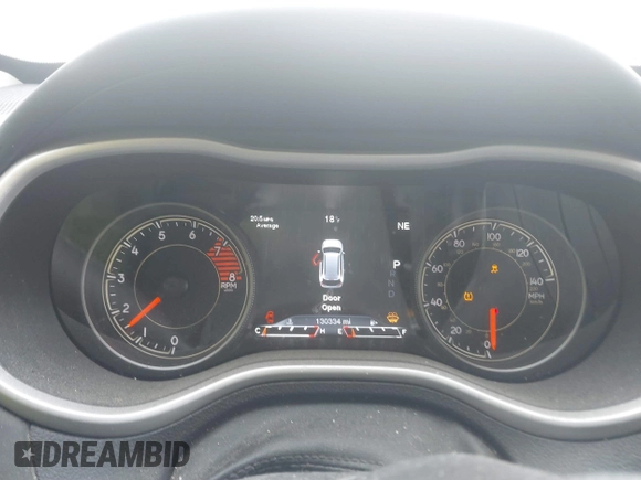 2018 Jeep Cherokee Overland with VIN 1C4PJMJX5JD594240, listed as a IAAI auction lot 41285832 with 130,334 mi miles. Bid and sale history available at carsss.com. Image 7.