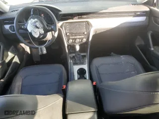2021 Volkswagen Passat 2.0T SE with VIN 1VWSA7A39MC010387, listed as a Copart auction lot 88812115 with 43,511 mi miles and Salvage Title. Bid and sale history available at carsss.com. Image 8.