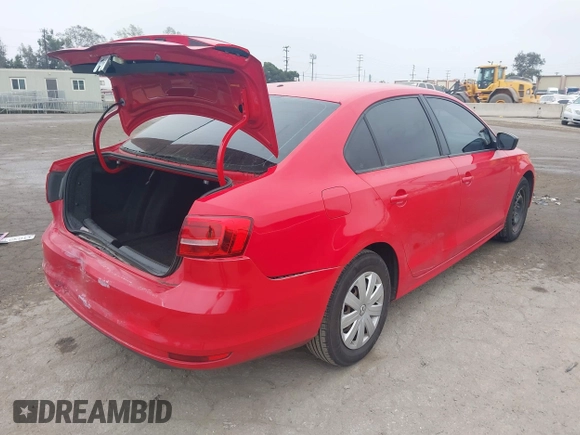 2015 Volkswagen Jetta S z VIN 3VW1K7AJ1FM302365, wystawiony jako IAAI lot #42282246 z przebiegiem 131 405 mil mil oraz . Historia ofert i sprzedaży dostępna na DreamBid. Obrazek 4.