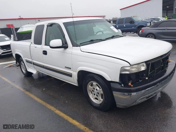 2000 Chevrolet Silverado 1500 LS with VIN 2GCEC19V5Y1274280, listed as a IAAI auction lot 41556445 with 215,935 mi miles. Bid and sale history available at carsss.com. Image 1.