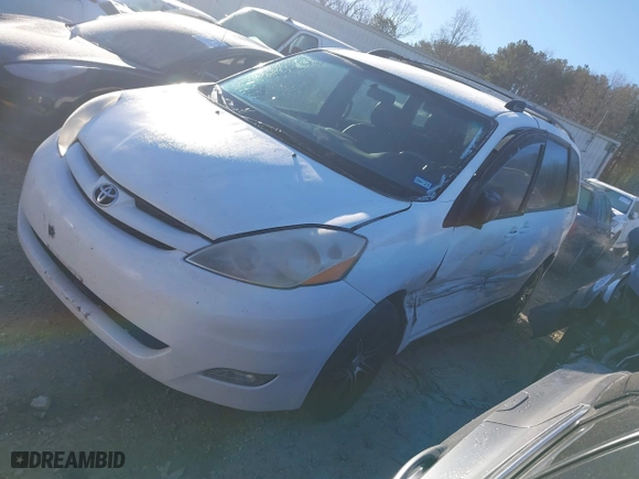 2008 Toyota Sienna CE with VIN 5TDZK23C88S152121, listed as a IAAI auction lot 41339980 with 256,294 mi miles. Bid and sale history available at carsss.com. Image 17.