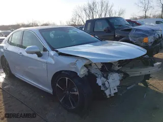 2018 Toyota Camry XSE with VIN 4T1B61HK6JU011822, listed as a IAAI auction lot 41780211 with 131,425 mi miles. Bid and sale history available at carsss.com. Image 1.