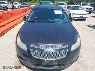 2014 Chevrolet Cruze 1LT with VIN 1G1PC5SBXE7212798, listed as a IAAI auction lot 41992151 with 189,432 mi miles. Bid and sale history available at carsss.com. Image 6.