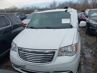 2015 Chrysler Town & Country Touring with VIN 2C4RC1BG9FR552481, listed as a IAAI auction lot 41422453 with 139,693 mi miles and . Bid and sale history available at DreamBid. Image 12.