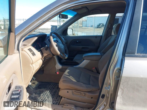 2007 Honda Pilot EX with VIN 2HKYF184X7H534943, listed as a IAAI auction lot 41818741 with 220,151 mi miles. Bid and sale history available at carsss.com. Image 5.