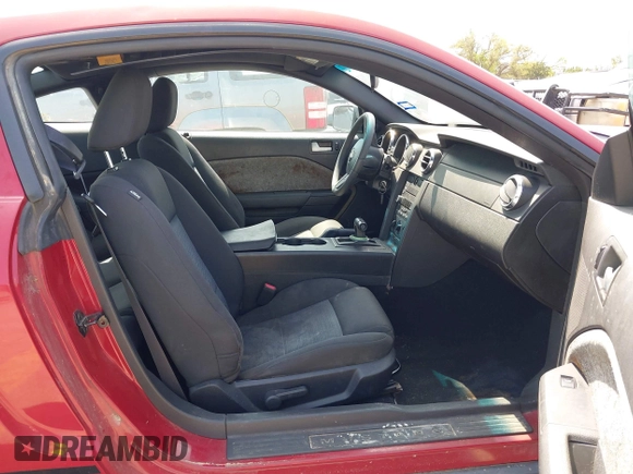 2008 Ford Mustang Deluxe with VIN 1ZVHT80N685119283, listed as a IAAI auction lot 41930262 with 93,445 mi miles and . Bid and sale history available at DreamBid. Image 5.