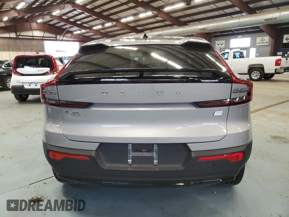 2023 Volvo C40 Ultimate с VIN YV4ED3GM3P2063688, выставлен на аукционе Copart как лот 78669843 с пробегом 9 761 миль миль и . История ставок и продаж доступна на DreamBid. Изображение 6.