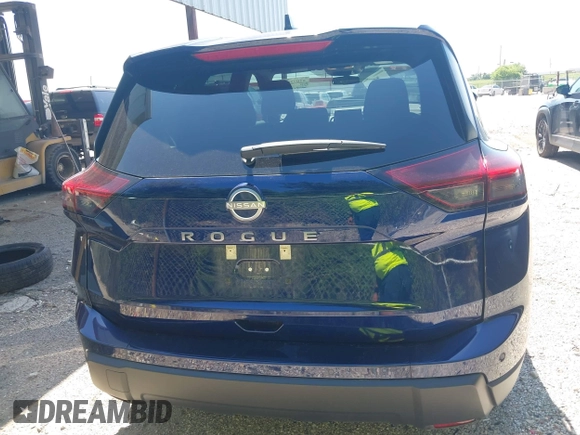 2025 Nissan Rogue SV with VIN 5N1BT3BA8SC815552, listed as a IAAI auction lot 42075674 with 4,439 mi miles. Bid and sale history available at carsss.com. Image 15.