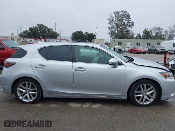 2014 Lexus CT 200h Hybrid with VIN JTHKD5BH0E2173721, listed as a IAAI auction lot 41798469 with 124,337 mi miles. Bid and sale history available at carsss.com. Image 13.