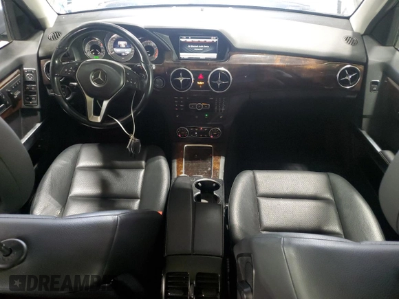 2015 Mercedes-Benz GLK 350 z VIN WDCGG8JB7FG342905, wystawiony jako Copart lot #56513715 z przebiegiem 119 428 mil mil oraz Szkody całkowita. Historia ofert i sprzedaży dostępna na DreamBid. Obrazek 8.