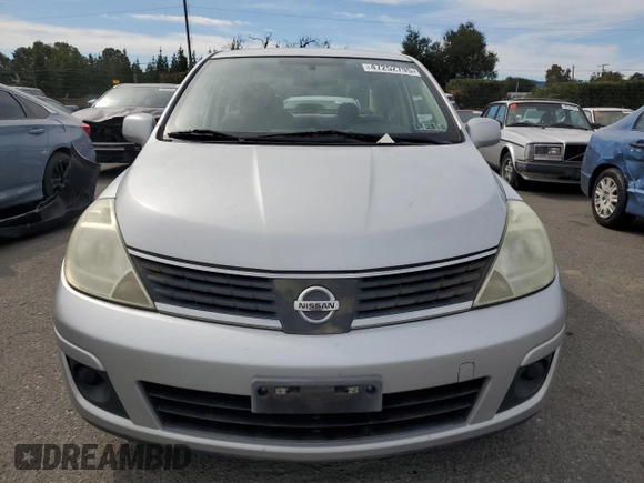 2009 Nissan Versa 1.8 S with VIN 3N1BC11E69L374261, listed as a Copart auction lot 47252795 with 70,600 mi miles and Salvage Title. Bid and sale history available at carsss.com. Image 5.