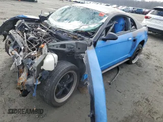 2003 Ford Mustang GT Deluxe with VIN 1FAFP42X13F310186, listed as a Copart auction lot 88452335 with 0 mi miles and Salvage Title. Bid and sale history available at carsss.com. Image 1.