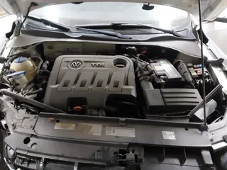 2013 Volkswagen Passat TDI SEL Premium with VIN 1VWCN7A39DC011421, listed as a IAAI auction lot 42042189 with 141,670 mi miles. Bid and sale history available at carsss.com. Image 10.