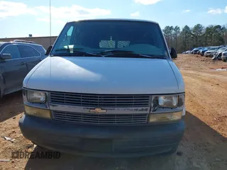 2000 Chevrolet Astro Cargo Van with VIN 1GCDM19W8YB190830, listed as a IAAI auction lot 41632529 with 278,111 mi miles. Bid and sale history available at carsss.com. Image 12.