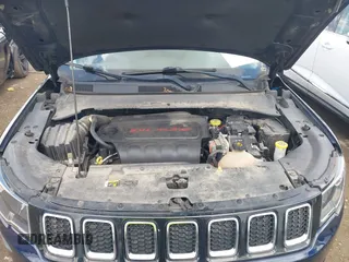 2018 Jeep Compass Latitude z VIN 3C4NJDBB5JT456685, wystawiony jako IAAI lot #42356294 z przebiegiem 130 130 mil mil oraz . Historia ofert i sprzedaży dostępna na DreamBid. Obrazek 10.