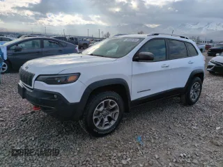 2020 Jeep Cherokee Trailhawk z VIN 1C4PJMBN0LD638984, wystawiony jako Copart lot #85559764 z przebiegiem 34 418 mil mil oraz Szkoda całkowita • Salvage title. Historia ofert i sprzedaży dostępna na DreamBid. Obrazek 1.