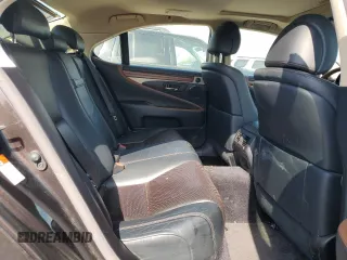 2016 Lexus LS 460 with VIN JTHCL5EF2G5026822, listed as a Copart auction lot 54419325 with 84,132 mi miles and Clean title. Bid and sale history available at DreamBid. Image 10.
