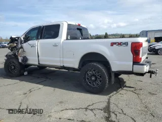 2017 Ford F-350 Platinum с VIN 1FT8W3BT1HEB72157, выставлен на аукционе Copart как лот 50434415 с пробегом 177 062 миль миль и Списание • Salvage title. История ставок и продаж доступна на DreamBid. Изображение 2.