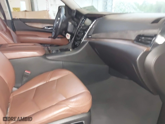 2015 Cadillac Escalade Premium with VIN 1GYS3NKJ8FR688489, listed as a IAAI auction lot 41914908 with 98,775 mi miles. Bid and sale history available at carsss.com. Image 5.