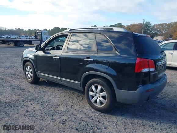 2011 Kia Sorento LX with VIN 5XYKTCA13BG132062, listed as a IAAI auction lot 41099708 with 184,222 mi miles. Bid and sale history available at carsss.com. Image 3.