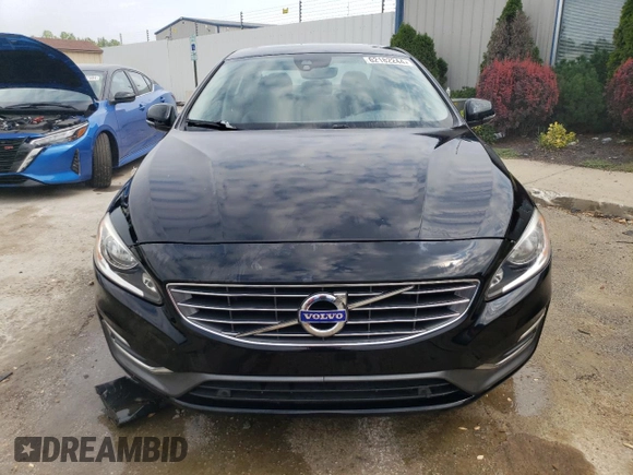 2017 Volvo S60 Inscription z VIN LYV402HK3HB132249, wystawiony jako Copart lot #62182244 z przebiegiem 58 716 mil mil oraz Szkoda całkowita • Salvage title. Historia ofert i sprzedaży dostępna na DreamBid. Obrazek 5.