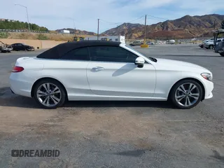 2018 Mercedes-Benz C 300 z VIN WDDWK4JB3JF643216, wystawiony jako IAAI lot #41140000 z przebiegiem 85 819 mil mil oraz . Historia ofert i sprzedaży dostępna na DreamBid. Obrazek 13.