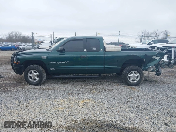 2000 Dodge Dakota SLT with VIN 1B7GG22X3YS508480, listed as a IAAI auction lot 41900645 with 105,652 mi miles and . Bid and sale history available at carsss.com. Image 14.