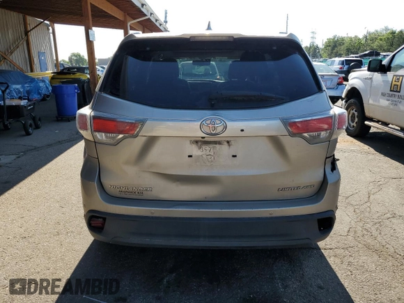 2015 Toyota Highlander Limited with VIN 5TDDKRFH4FS212497, listed as a Copart auction lot 63467635 with 492,359 mi miles and Salvage title. Bid and sale history available at DreamBid. Image 6.