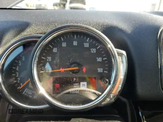 2020 MINI Countryman Cooper S z VIN WMZYW7C06L3L87825, wystawiony jako Copart lot #63129025 z przebiegiem 35 044 mil mil oraz Szkoda całkowita • Salvage title. Historia ofert i sprzedaży dostępna na DreamBid. Obrazek 9.