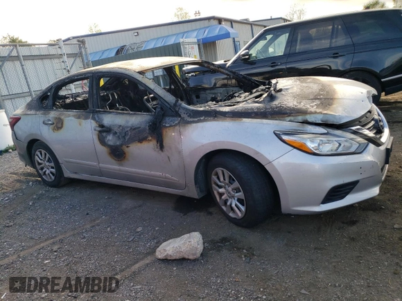 2017 Nissan Altima S z VIN 1N4AL3AP3HN321690, wystawiony jako Copart lot #53532975 z przebiegiem Nie podano mil oraz Szkoda całkowita • Salvage title. Historia ofert i sprzedaży dostępna na DreamBid. Obrazek 4.