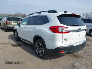2024 Subaru Ascent Touring z VIN 4S4WMAWD2R3423801, wystawiony jako IAAI lot #41711587 z przebiegiem 8 833 mil mil oraz . Historia ofert i sprzedaży dostępna na DreamBid. Obrazek 3.