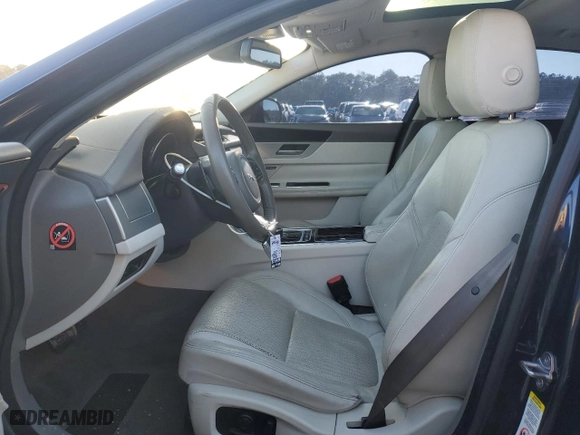 2016 Jaguar XF 35t Prestige with VIN SAJBE4BVXGCY13334, listed as a Copart auction lot 45523235 with 106,632 mi miles and Salvage Title. Bid and sale history available at carsss.com. Image 7.